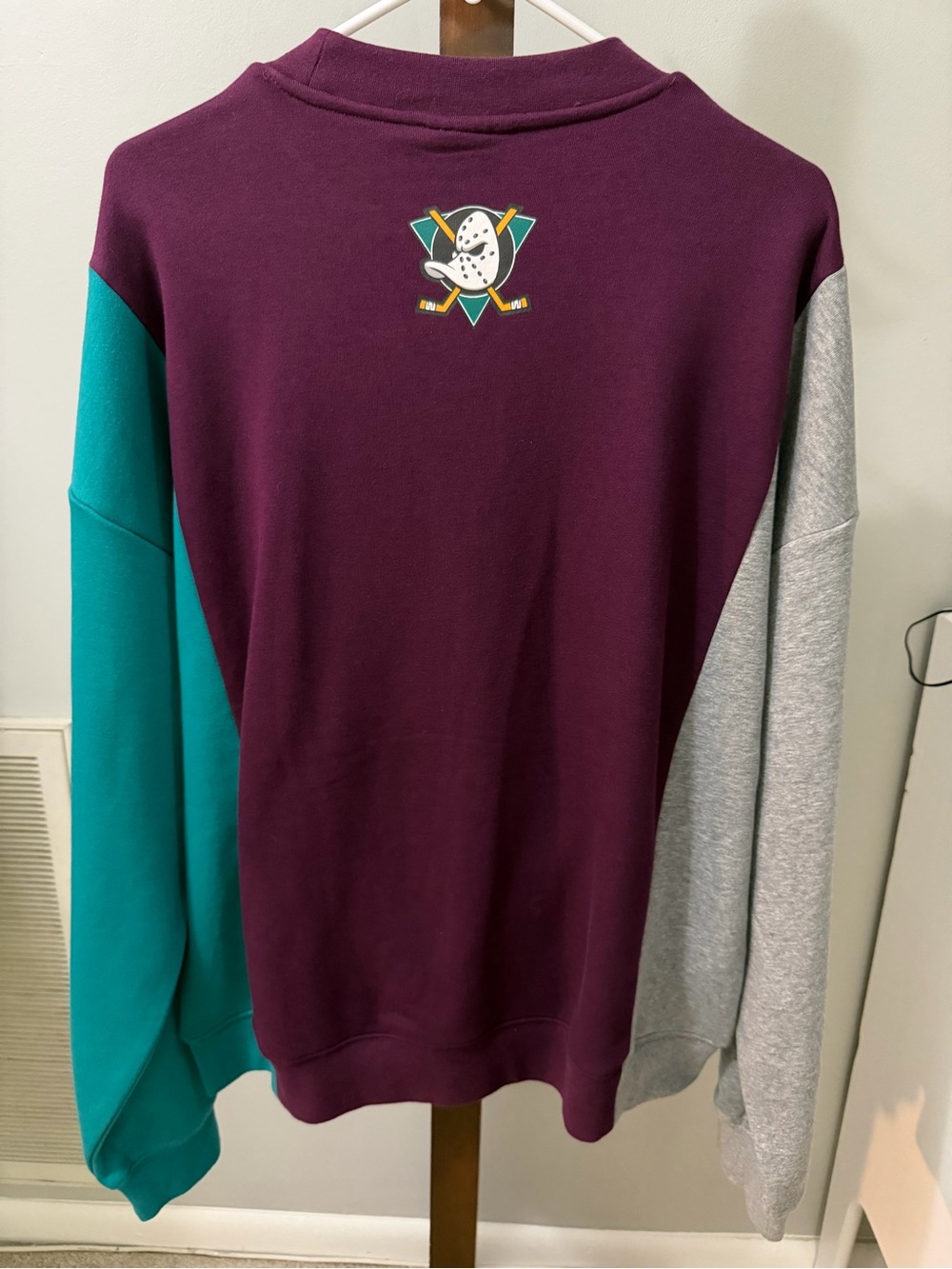 Mitchell & Ness Anaheim Ducks Sweatshirt - Picture 4 of 4
